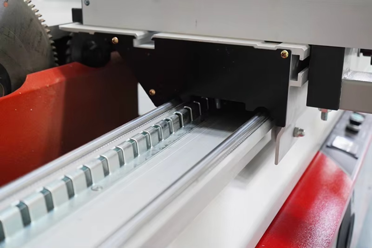 Scie à table coulissante SIGN  - Woodworking Machinery avis et prix