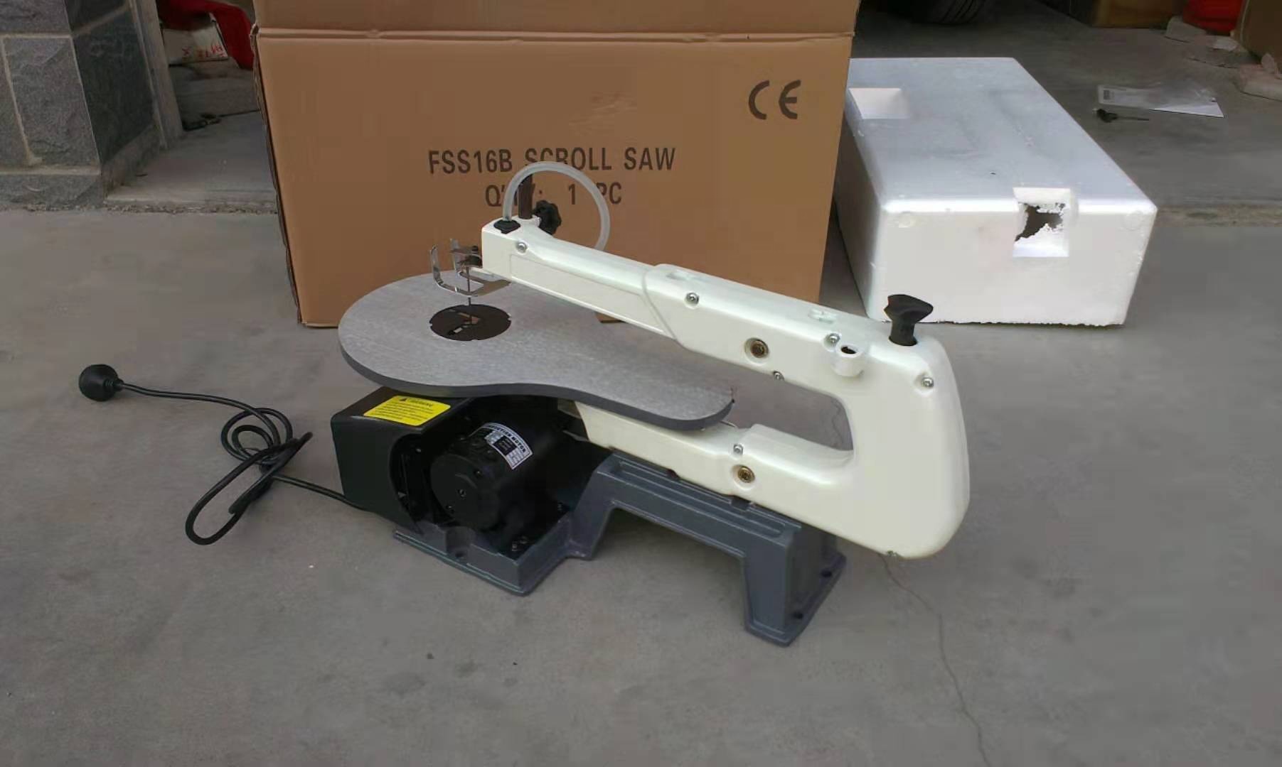 Machine industrielle de découp - Woodworking Machinery avis et prix